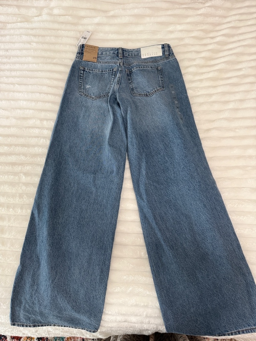 PacSun Wide-Leg High-Rise Women’s Jeans in Medium Blue - Picture 2 of 3